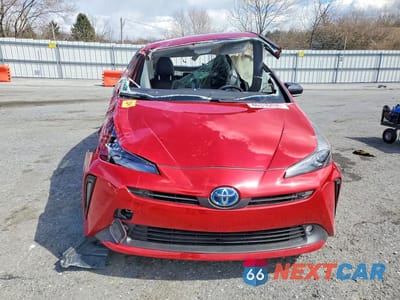 Piąte zdjęcie samochodu w środku: 2021 TOYOTA PRIUS 2020 EDITION VIN:JTDKAMFU6M3128951 - miniatura