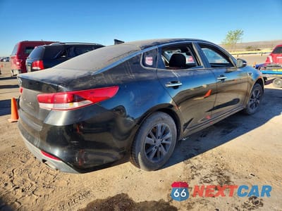 Trzecie zdjęcie samochodu z tyłu: 2017 KIA OPTIMA LX VIN:5XXGT4L35HG152210 - miniatura