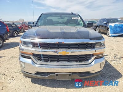 Piąte zdjęcie samochodu w środku: 2017 CHEVROLET SILVERADO K1500 LT VIN:3GCUKRECXHG317990 - miniatura