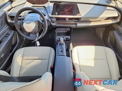 Zdjęcie 8 z 12 samochodu: 2026 TOYOTA PRIUS XLE VIN:JTDACAAU9T3074944 - miniatura