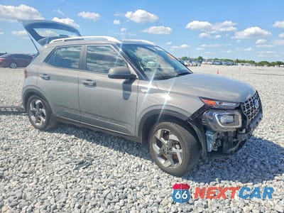 Czwarte zdjęcie samochodu z boku: 2022 HYUNDAI VENUE SEL VIN:KMHRC8A34NU164272 - miniatura