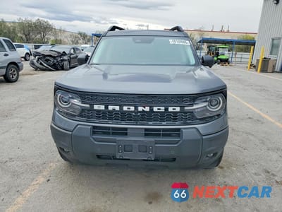 Piąte zdjęcie samochodu w środku: 2025 FORD BRONCO SPORT OUTER BANKS VIN:3FMCR9CN7SRE50144 - miniatura