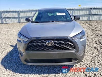 Piąte zdjęcie samochodu w środku: 2022 TOYOTA COROLLA CROSS L VIN:7MUAAABG4NV011062 - miniatura