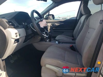 Zdjęcie 7 z 12 samochodu: 2020 HONDA PILOT LX VIN:5FNYF5H11LB027483 - miniatura