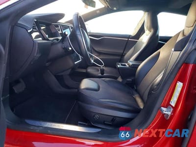 Piąte zdjęcie samochodu w środku: 2015 TESLA MODEL S VIN:5YJSA1E18FF118157 - miniatura