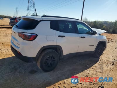 Trzecie zdjęcie samochodu z tyłu: 2018 JEEP COMPASS VIN:3C4NJCAB2JT286393 - miniatura