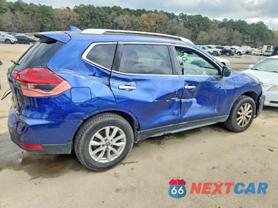 Trzecie zdjęcie samochodu z tyłu: 2020 NISSAN ROGUE SV VIN:JN8AT2MVXLW106118 - miniatura