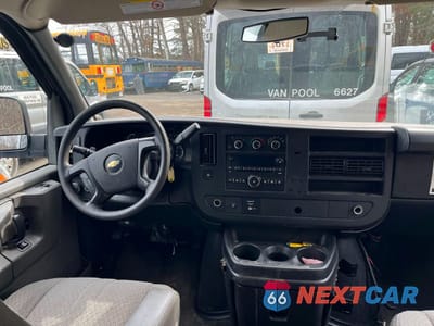 Zdjęcie 9 z 10 samochodu: 2011 CHEVROLET EXPRESS G3500 LT VIN:1GAZGYFG8B1178623 - miniatura