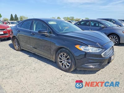 Czwarte zdjęcie samochodu z boku: 2017 FORD FUSION S VIN:3FA6P0G74HR158092 - miniatura