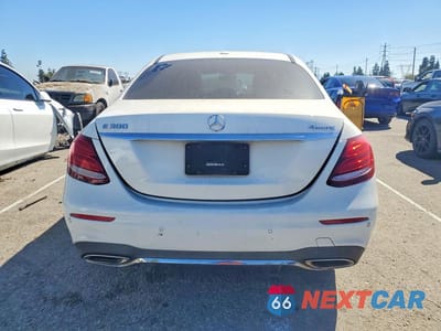 Zdjęcie 6 z 11 samochodu: 2017 MERCEDES-BENZ E 300 4MATIC VIN:WDDZF4KB9HA019475 - miniatura