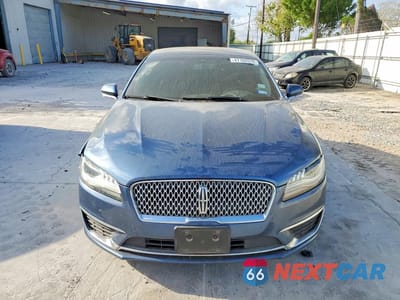 Piąte zdjęcie samochodu w środku: 2018 LINCOLN MKZ PREMIERE VIN:3LN6L5B92JR603703 - miniatura