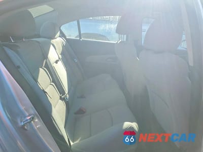 Zdjęcie 10 z 11 samochodu: 2016 CHEV CRUZE VIN:1G1PE5SBXG7103089 - miniatura