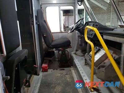 Zdjęcie 7 z 13 samochodu: 2017 FORD F59 DELIVERY TRUCK VIN:1F65F5KY6H0A00751 - miniatura
