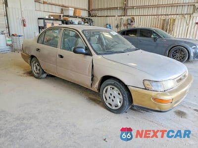 Czwarte zdjęcie samochodu z boku: 1996 TOYOTA COROLLA BASE VIN:1NXBA02E4TZ475237 - miniatura