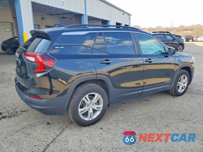 Trzecie zdjęcie samochodu z tyłu: 2022 GMC TERRAIN SLE VIN:3GKALTEV8NL295235 - miniatura