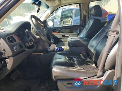 Zdjęcie 7 z 13 samochodu: 2014 CHEVROLET SUBURBAN C1500 LT VIN:1GNSCJE01ER198337 - miniatura
