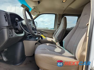 Zdjęcie 7 z 14 samochodu: 2003 CHEVROLET EXPRESS G3500 VIN:1GAHG39U631215220 - miniatura