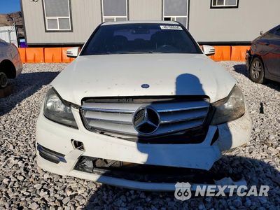 Piąte zdjęcie samochodu w środku: 2012 MERCEDES-BENZ C 250 VIN:WDDGF4HB4CR235002 - miniatura