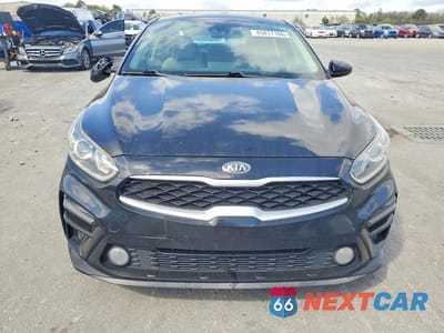 Piąte zdjęcie samochodu w środku: 2019 KIA FORTE LXS VIN:3KPF24AD7KE059988 - miniatura