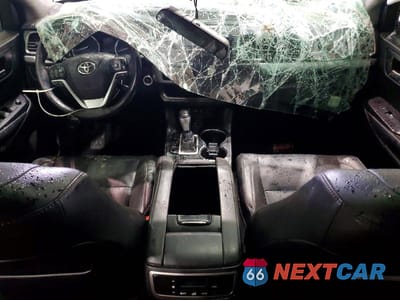 Zdjęcie 8 z 12 samochodu: 2019 TOYOTA HIGHLANDER XLE VIN:5TDKZRFH8KS306752 - miniatura