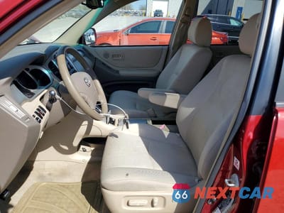 Zdjęcie 7 z 13 samochodu: 2004 TOYOTA HIGHLANDER BASE VIN:JTEDP21A640016382 - miniatura