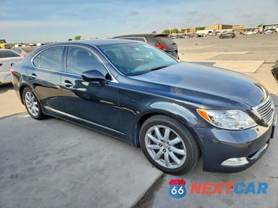 Czwarte zdjęcie samochodu z boku: 2009 LEXUS LS 460 BASE VIN:JTHBL46F295088700 - miniatura