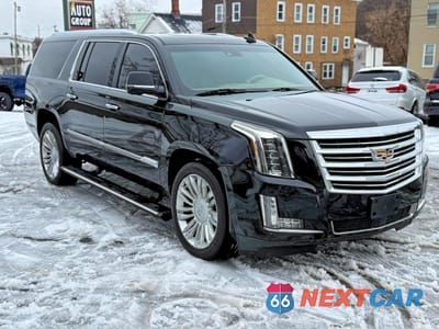 Czwarte zdjęcie samochodu z boku: 2018 CADILLAC ESCALADE ESV PLATINUM VIN:1GYS4KKJ7JR156350 - miniatura