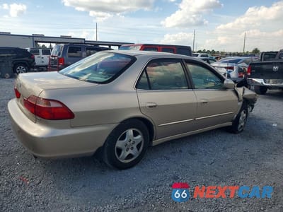 Trzecie zdjęcie samochodu z tyłu: 2000 HONDA ACCORD EX VIN:1HGCG1654YA082338 - miniatura