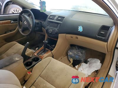 Zdjęcie 8 z 13 samochodu: 2003 HONDA ACCORD EX VIN:1HGCM72603A018090 - miniatura