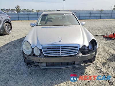 Piąte zdjęcie samochodu w środku: 2003 MERCEDES-BENZ E 320 VIN:WDBUF65J23A153285 - miniatura