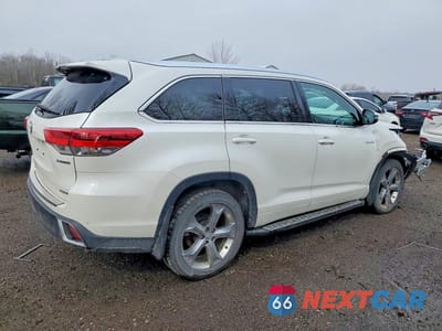 Trzecie zdjęcie samochodu z tyłu: 2018 TOYOTA HIGHLANDER HYBRID LIMITED VIN:5TDDGRFHXJS044908 - miniatura