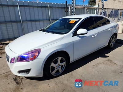 2012 VOLVO S60 T5 YV1622FS4C2049360 - główne zdjęcie licytacji z USA - miniatura