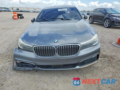 Piąte zdjęcie samochodu w środku: 2017 BMW 740 I VIN:WBA7E2C5XHG740075 - miniatura