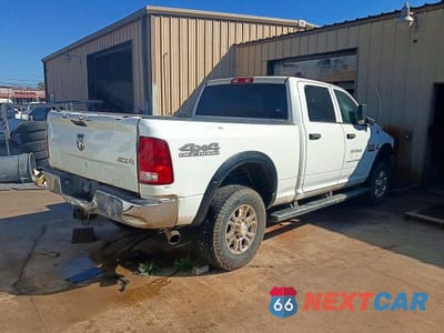 Czwarte zdjęcie samochodu z boku: 2018 RAM 2500 ST VIN:3C6UR5CL6JG258201 - miniatura