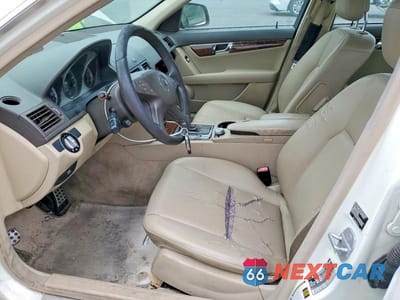 Zdjęcie 7 z 11 samochodu: 2009 MERCEDES-BENZ C 300 VIN:WDDGF54X69F244124 - miniatura