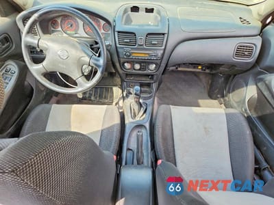 Zdjęcie 8 z 12 samochodu: 2003 NISSAN SENTRA SE-R VIN:3N1AB51D13L726845 - miniatura