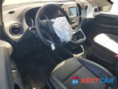 Zdjęcie 8 z 12 samochodu: 2023 MERCEDES-BENZ METRIS VIN:W1YV0CEY2P4324457 - miniatura
