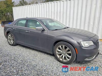 Czwarte zdjęcie samochodu z boku: 2018 CHRYSLER 300 LIMITED VIN:2C3CCAEG3JH126919 - miniatura