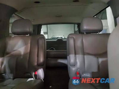 Zdjęcie 10 z 13 samochodu: 2004 CHEVROLET SUBURBAN C1500 VIN:1GNEC16T34J137087 - miniatura