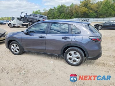 Drugie zdjęcie samochodu z przodu: 2024 HONDA HR-V LX VIN:3CZRZ1H30RM715107 - miniatura