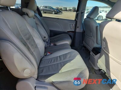 Zdjęcie 11 z 13 samochodu: 2014 TOYOTA SIENNA XLE 8-PASSENGER VIN:5TDYK3DCXES481334 - miniatura