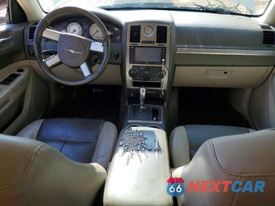 Zdjęcie 8 z 12 samochodu: 2008 CHRYSLER 300 TOURING VIN:2C3LA53GX8H223738 - miniatura