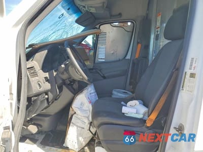 Zdjęcie 7 z 12 samochodu: 2012 MERCEDES BENZ SPRINTER 2500 UTILITY / SERVICE VAN VIN:WD3PE8CB1C5713261 - miniatura