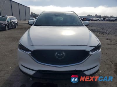 Piąte zdjęcie samochodu w środku: 2019 MAZDA CX-5 SIGNATURE VIN:JM3KFBEY0K0635392 - miniatura