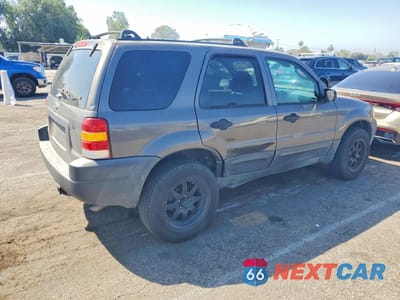 Trzecie zdjęcie samochodu z tyłu: 2003 FORD ESCAPE XLT VIN:1FMCU03163KA41050 - miniatura