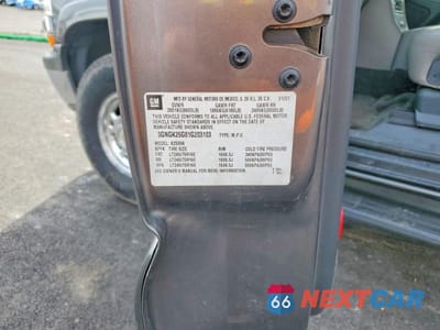 Zdjęcie 12 z 12 samochodu: 2001 CHEVROLET SUBURBAN K2500 VIN:3GNGK26G81G203103 - miniatura
