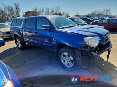 Czwarte zdjęcie samochodu z boku: 2014 TOYOTA TACOMA V6 VIN:5TFLU4ENXEX091189 - miniatura