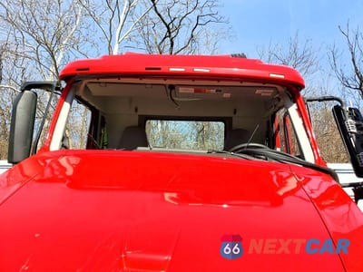 Zdjęcie 9 z 10 samochodu: 2020 VOLVO VNR SEMI TRUCK VIN:4V4WC9EG8LN239335 - miniatura