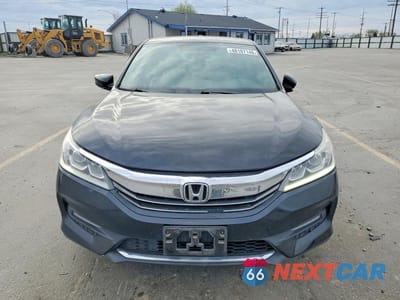 Piąte zdjęcie samochodu w środku: 2017 HONDA ACCORD SPORT SPECIAL EDITION VIN:1HGCR2F14HA012626 - miniatura