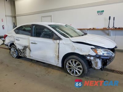 Czwarte zdjęcie samochodu z boku: 2019 NISSAN SENTRA SV VIN:3N1AB7AP1KY318076 - miniatura